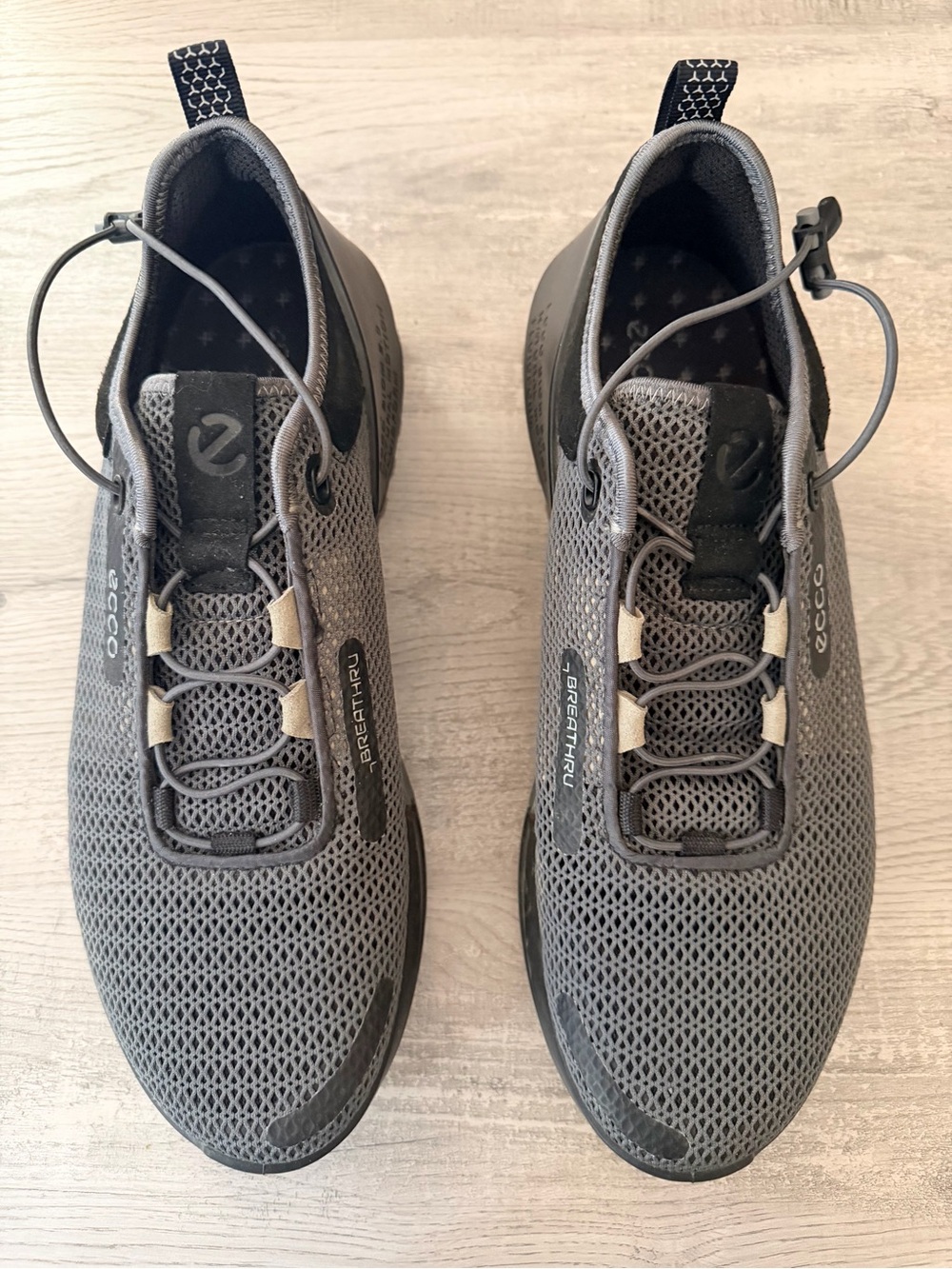 ECCO Men's Gray Breathable Mesh Golf Shoes